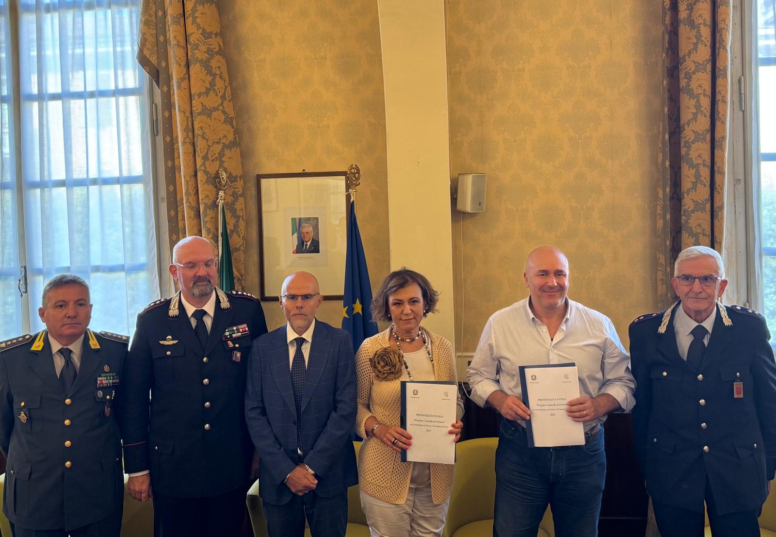 immagine notizia (PTN) Sicurezza, sottoscritto in Prefettura il Protocollo d’intesa per il controllo di vicinato
